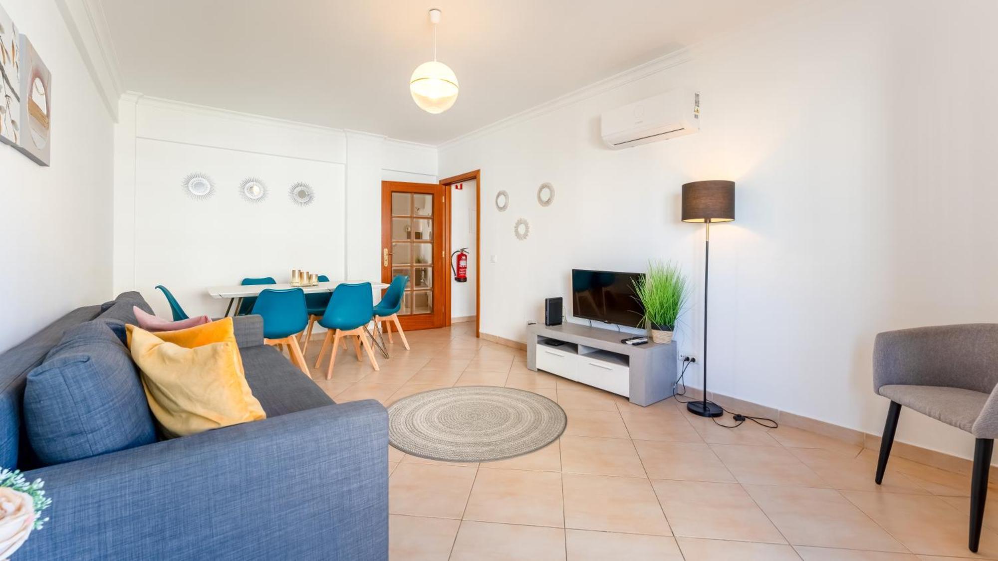 אלבופיירה Sunny Retreat With Pool And Balcony By Lovelystay מראה חיצוני תמונה